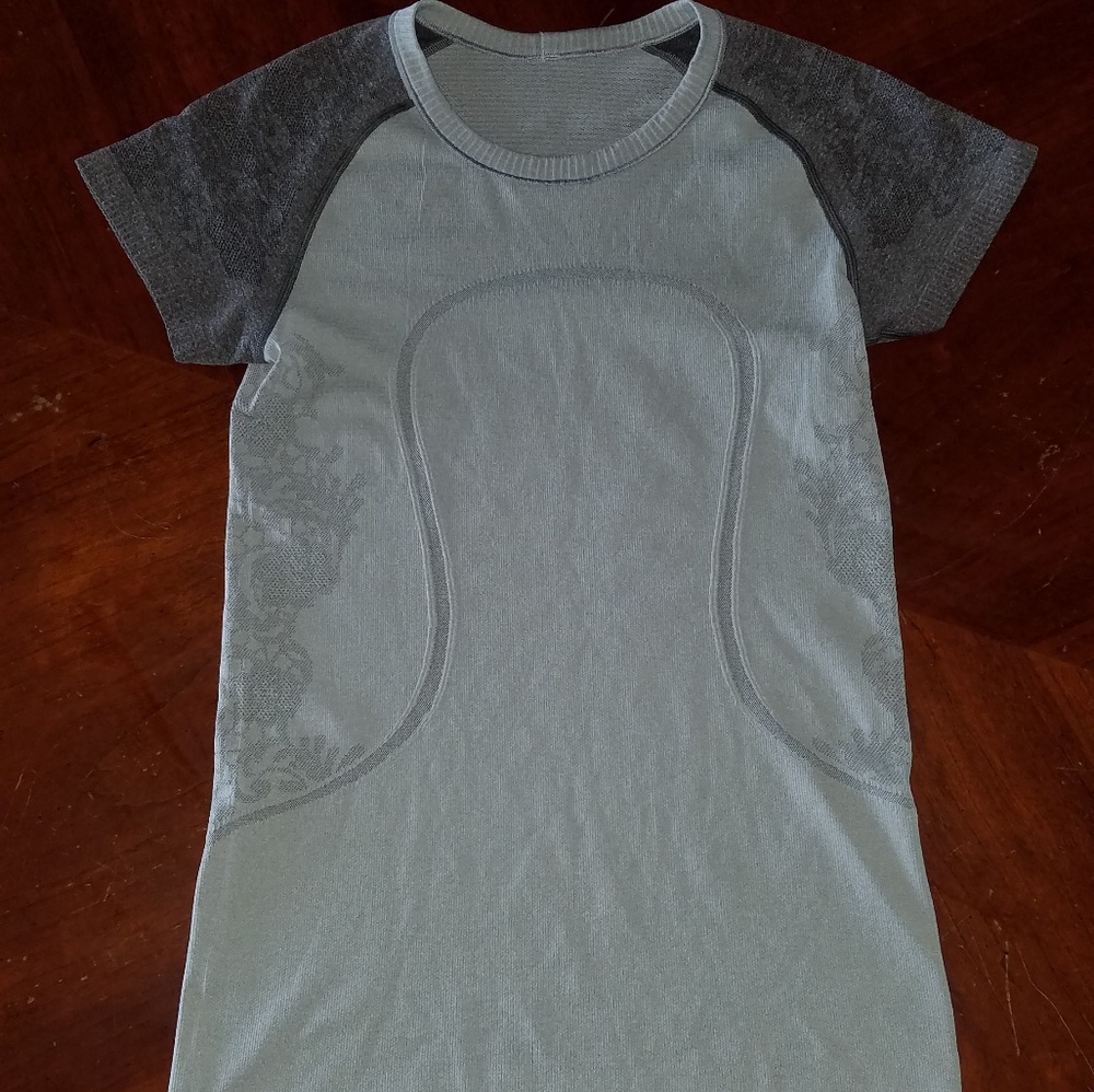 Lululemon Gray Swiftly Running Shirt Size 6
